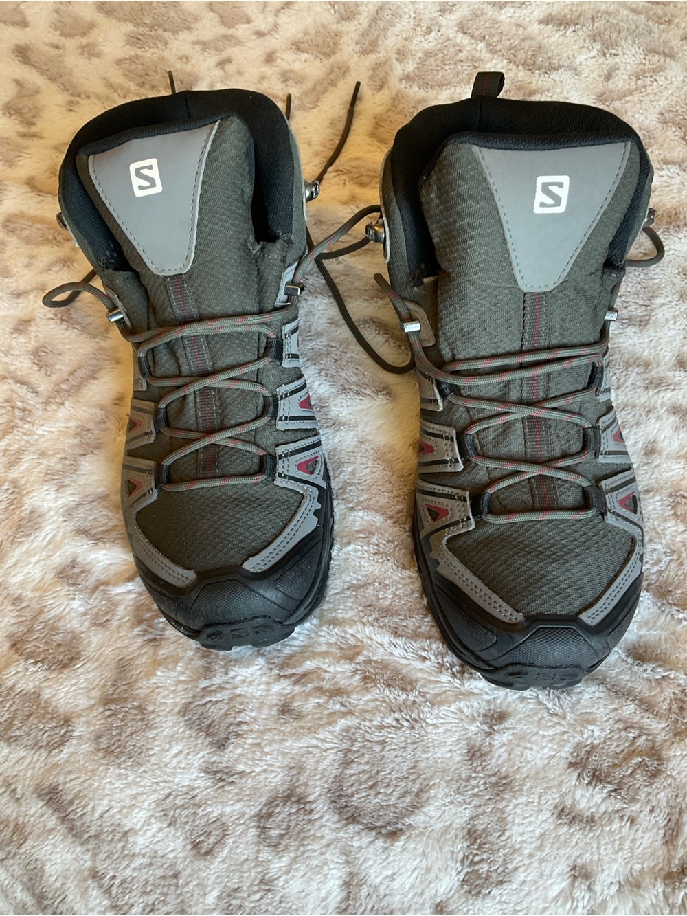 Salomon Men's Gray and Black Trail Shoes Ultra Pioneer Mid Waterproof